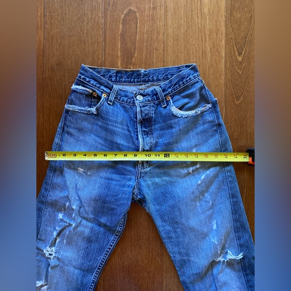 Vintage Levi’s button up heavily worn out 24 waist  cropped fit cheeky! - Picture 12 of 13